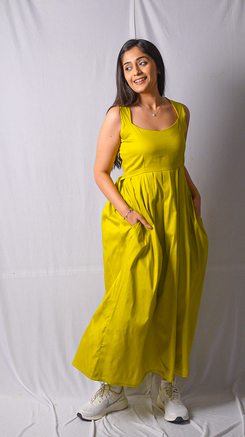 Sleeveless long Gown
